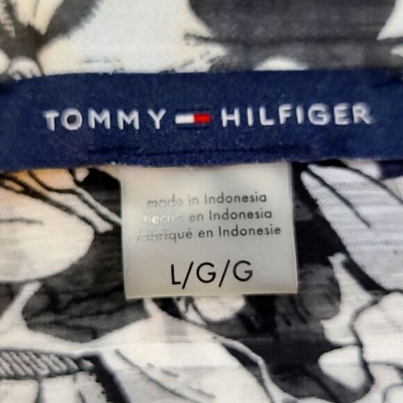 Tommy Hilfiger Sleeveless Top, Sheer B&W Flowers, Button Ruffle Center, Sz Large - Picture 6 of 7